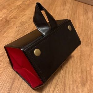 Hanging sunglasses organizer